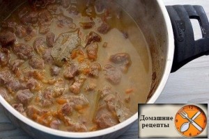 Гуляш с подливкой